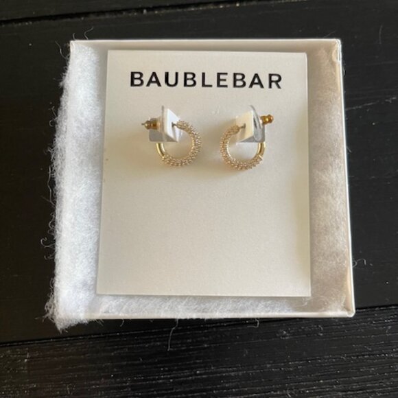 Earrings - Picture 1 of 3